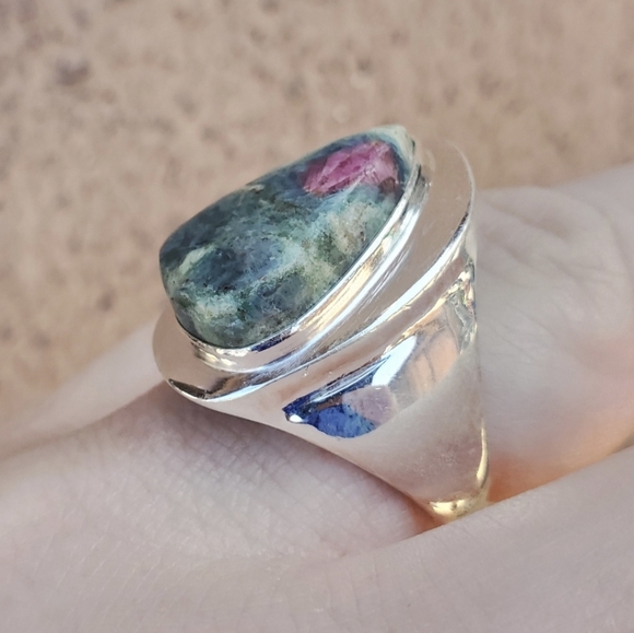 New Men's Ruby Fuchsite 925 Silver Ring. - Picture 15 of 15